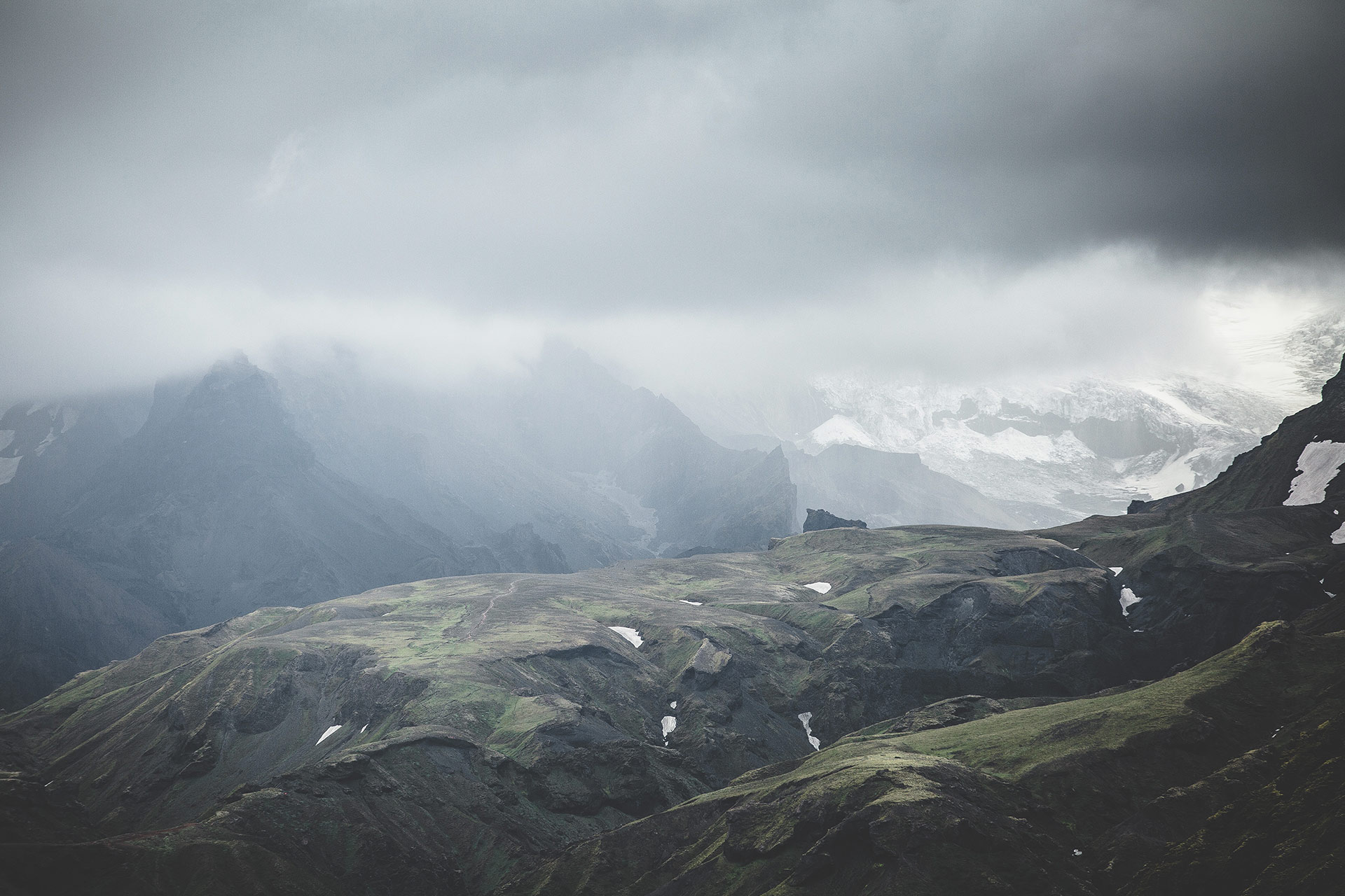 Fimmvörðuháls Hike | Day Tour | Midgard