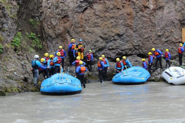 Family River rafting - Image 19