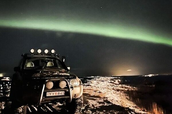 Northern lights hunt in a Super Jeep - Image 3
