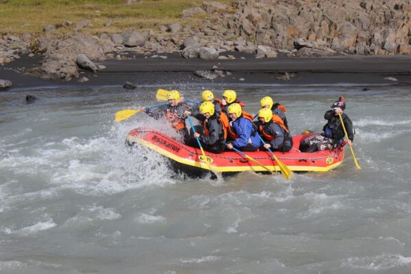 Family River rafting - Image 9