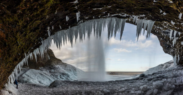 3 Day Minibus Tour: South Coast, Blue Ice Cave, Golden Circle & Northern Lights - Image 3