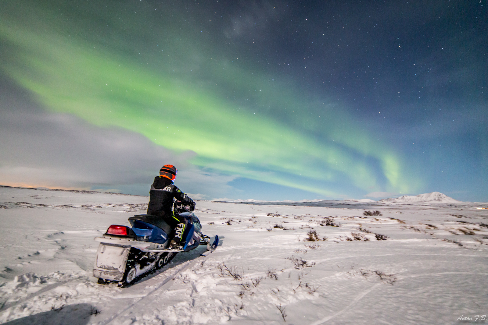 Northern Light Snowmobile tour